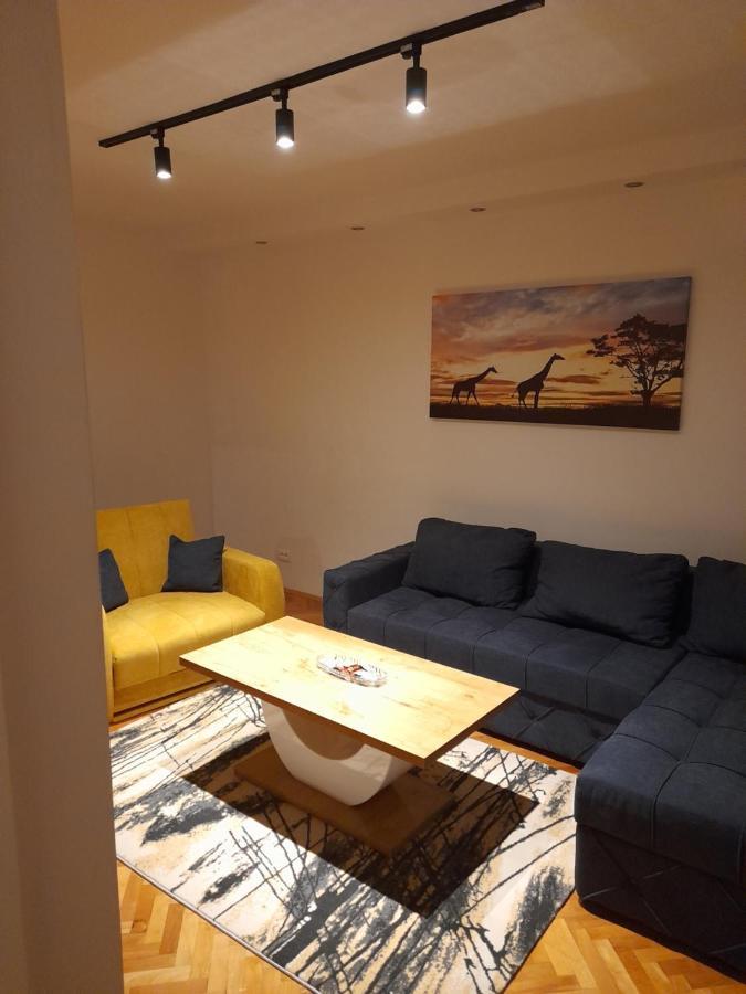 Holiday Apartaments 2 Nis Exterior foto