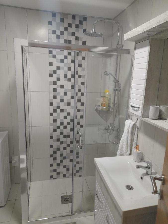 Holiday Apartaments 2 Nis Exterior foto