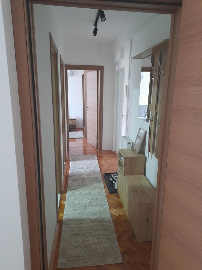 Holiday Apartaments 2 Nis Exterior foto