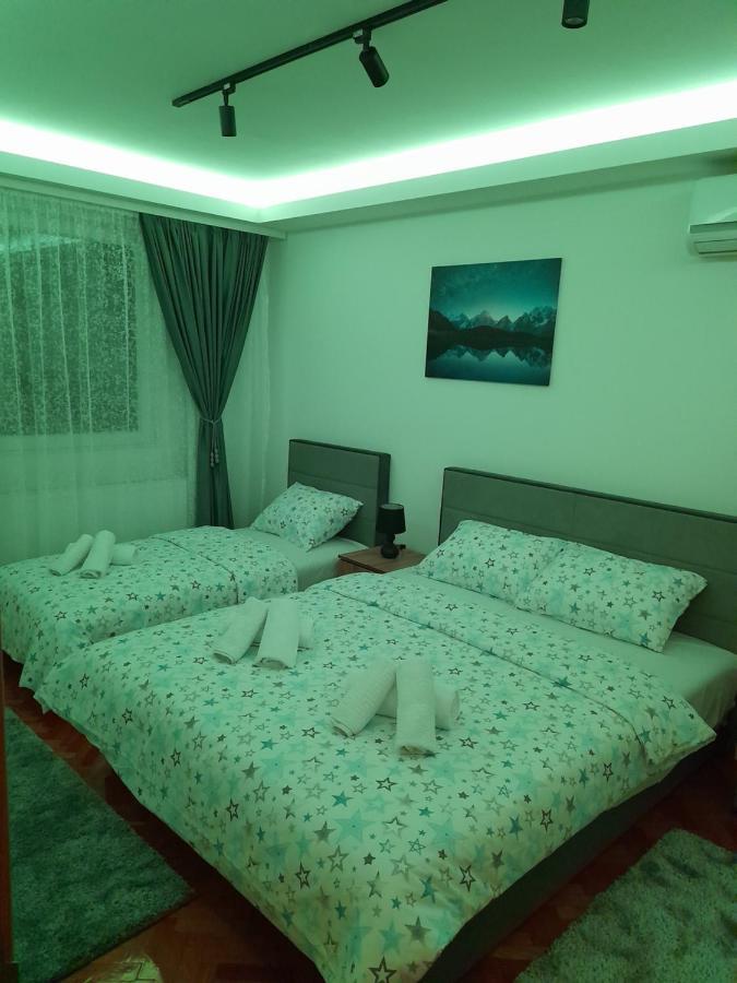Holiday Apartaments 2 Nis Exterior foto