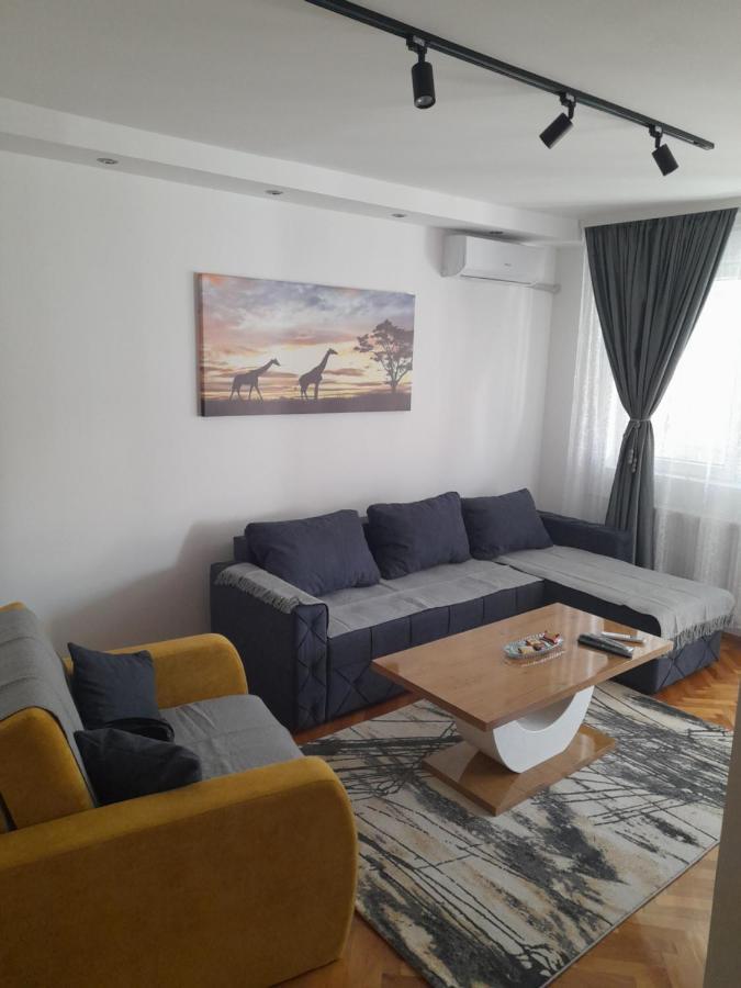 Holiday Apartaments 2 Nis Exterior foto